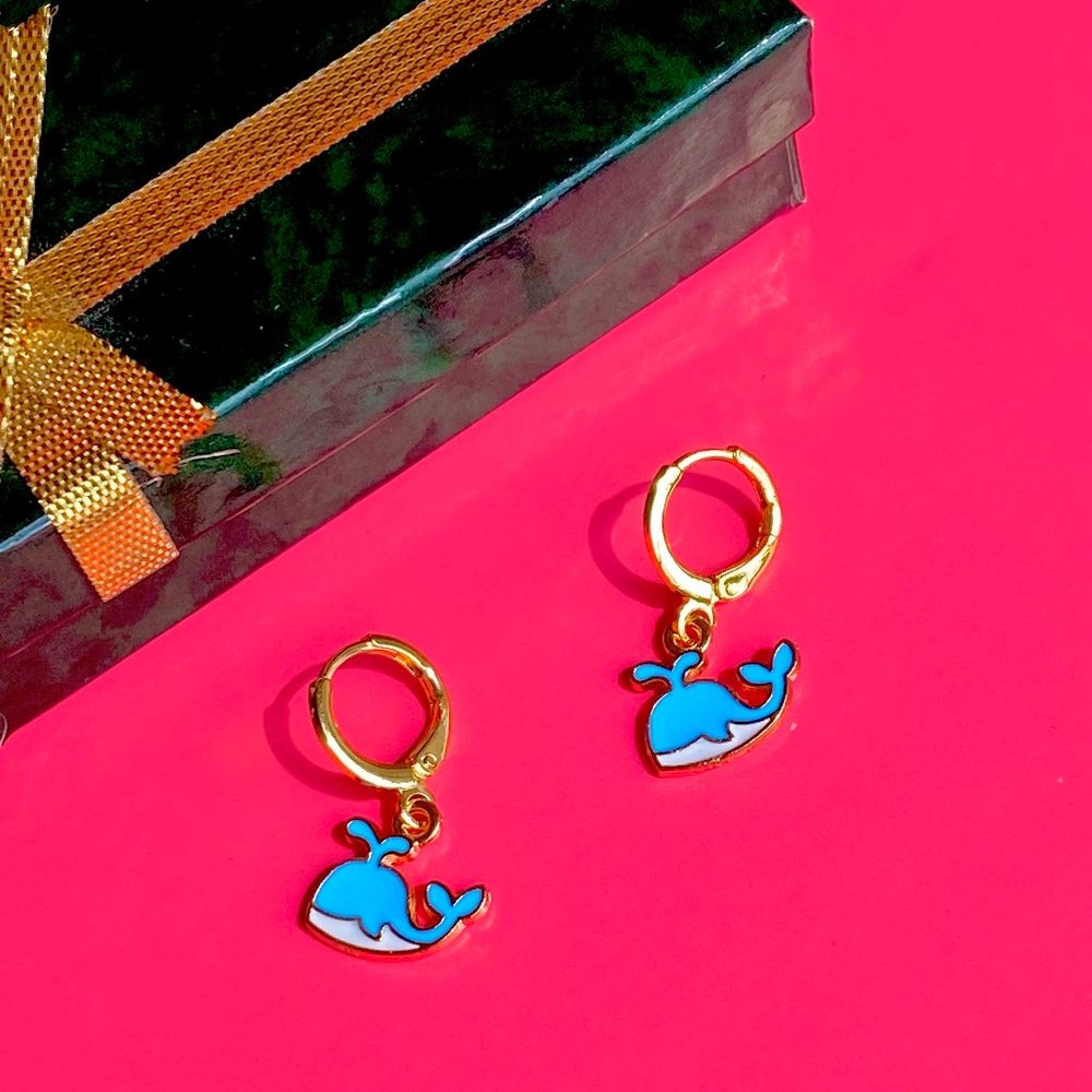 Whale shape women's earrings